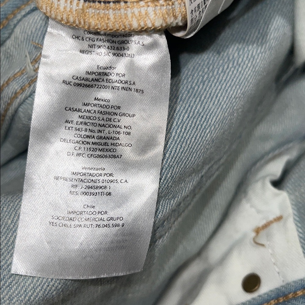 Armani Exchange Light Blue Distressed Slim 5 pocket Jeans NWT 30 x 33 30R - Picture 13 of 13